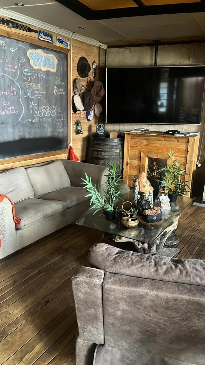 Hostel La Morenita Punta Arenas Bagian luar foto